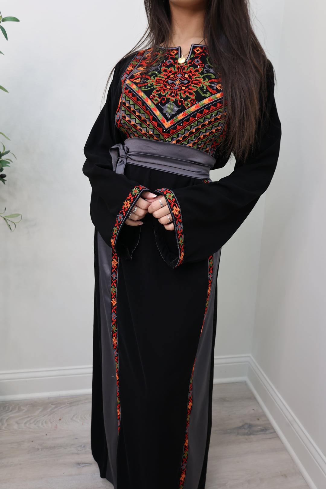 Royal Layali Thobe