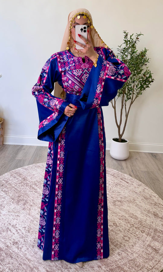 Royal Amira Thobe