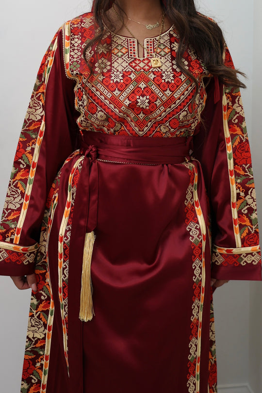 Royal Amira Thobe