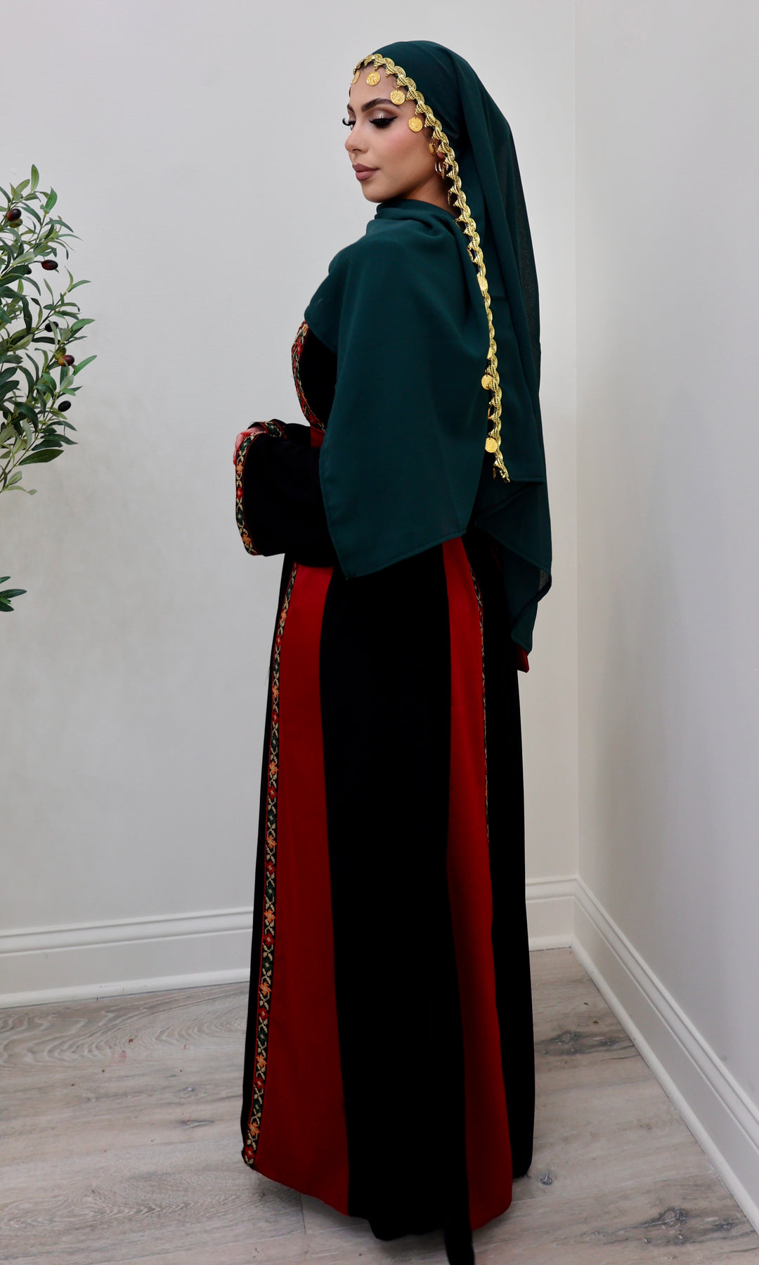 Royal Layali Thobe