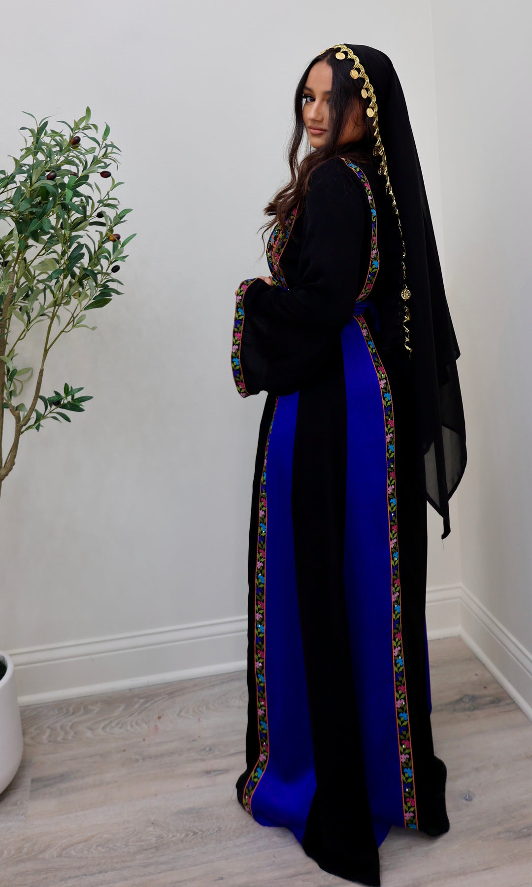 Royal Layali Thobe