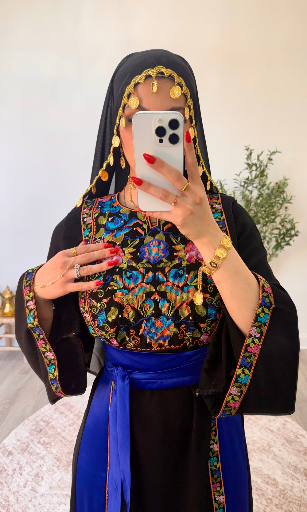 Royal Layali Thobe